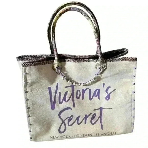 Victoria’s Secret Fashion Show Tote Beach Bag, Cream with Purple Snake Skin New! - Picture 1 of 9
